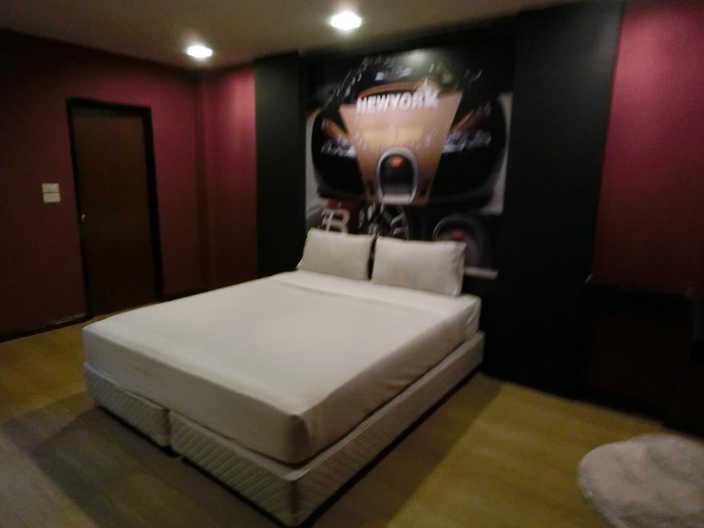 Newyork Suite Hotel Ban Ko  Екстер'єр фото